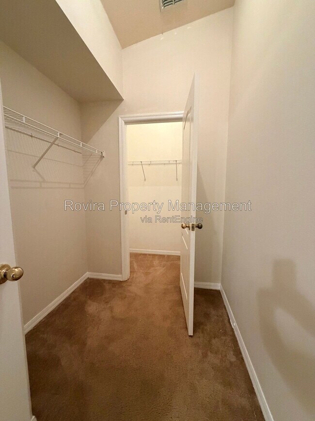 Building Photo - 175 Ridgebrook Ct
