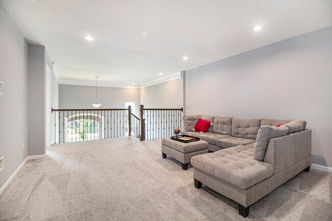 Building Photo - 2865 Dillon Dr