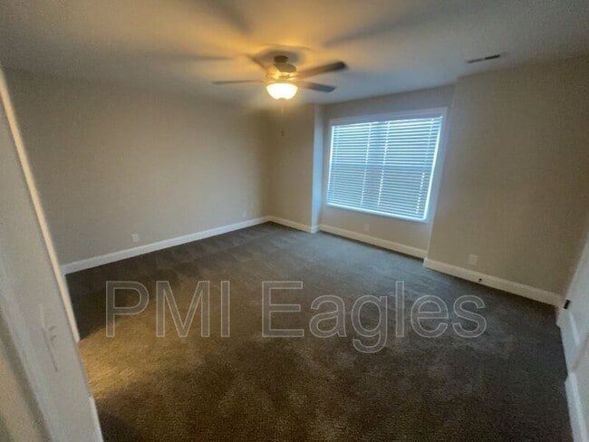 Building Photo - 384 Fallow Cir