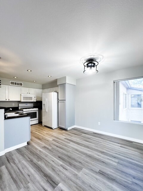 Building Photo - Updated Upstairs 3BD/2BA Condo in Gated Community w/ Resort-Style Pools + Fitness Room