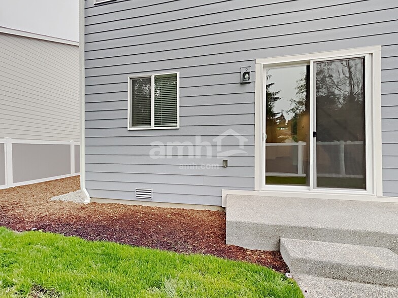 Building Photo - 12401 83rd Ave E