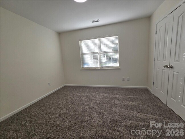 Building Photo - 112 Spring Grove Dr