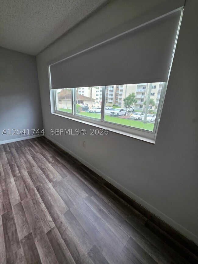 Building Photo - 6930 Miami Gardens Dr