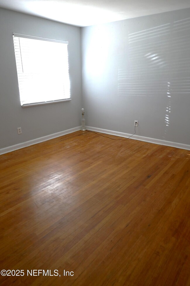 Building Photo - 2326 Red Oak Dr