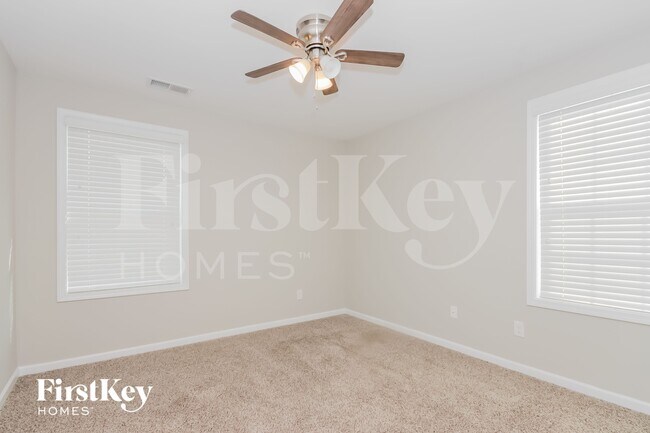 Building Photo - 3961 Norman View Dr