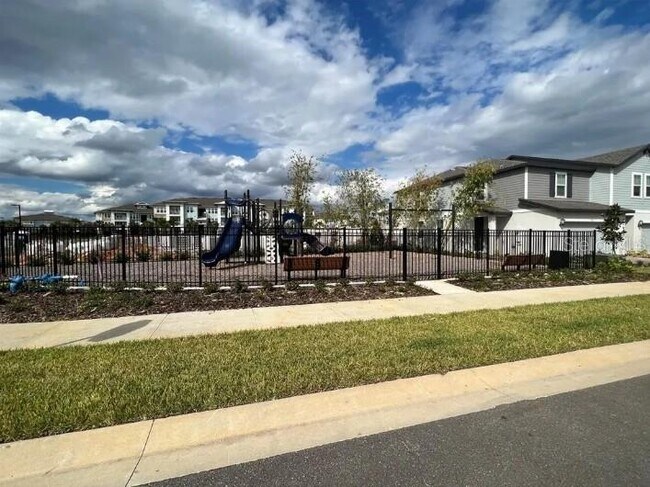 Building Photo - 756 Legacy Dr