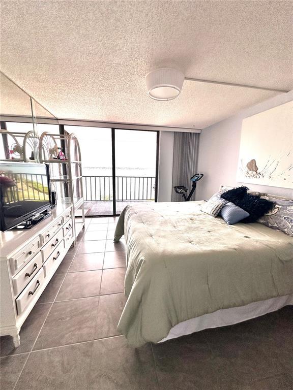 Building Photo - 6361 Bahia Del Mar Blvd S