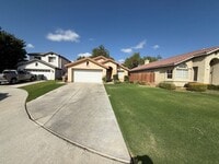 Building Photo - Single-Story 3 Bed, 2 Bath Home with Firep...