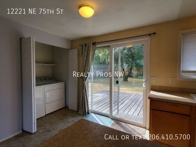 Building Photo - 12221 NE 75th St