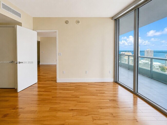 Building Photo - 475 Brickell Ave