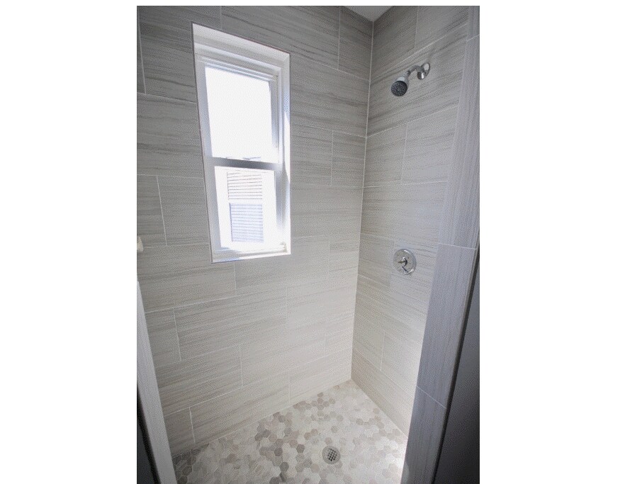 Building Photo - 15 Cawfield St