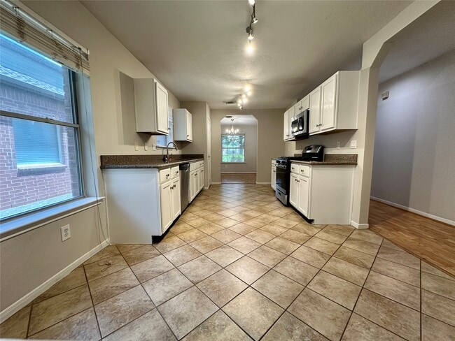 Building Photo - 21907 Willow Downs Dr