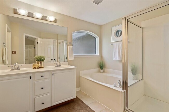 Building Photo - 1806 Paradise Ridge Dr