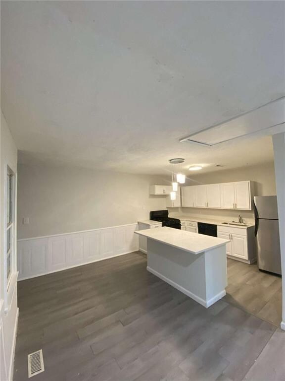 Building Photo - Room in House on Delmoor Dr NW