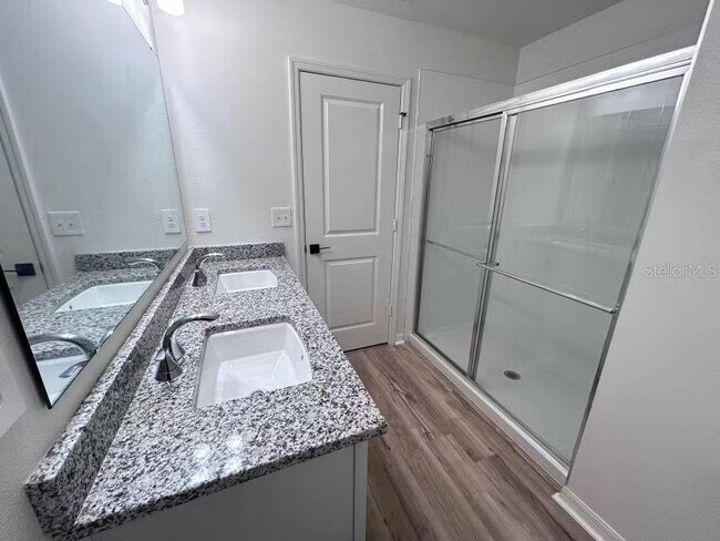 Building Photo - 746 Stoney Pointe Cir