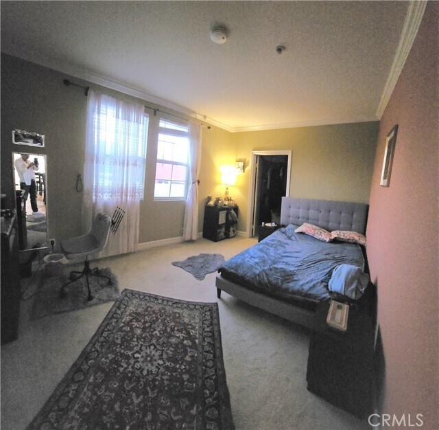 Building Photo - 14343 Burbank Blvd