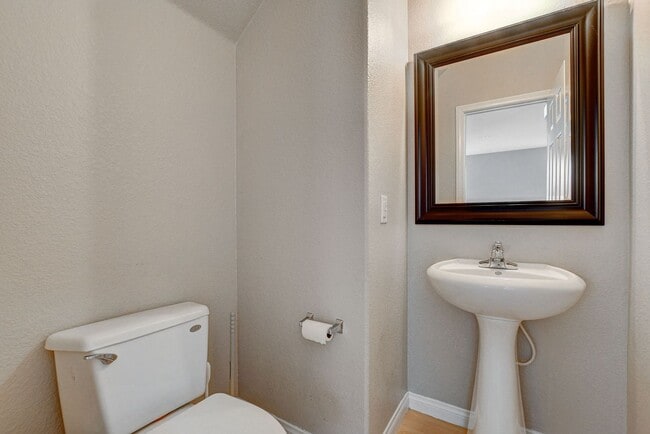 Building Photo - 4 bedroom cul-de-sac home in Henderson!