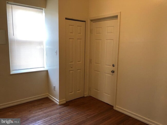 Building Photo - 531 S Ann St