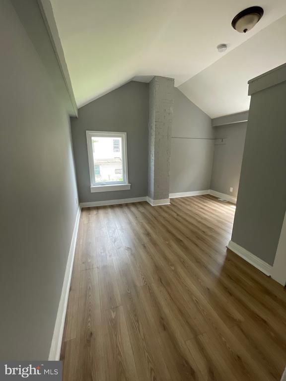 Primary Photo - 530 Lamberton St