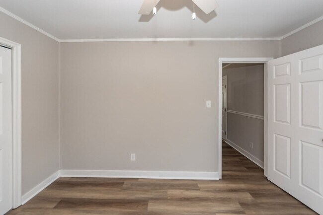 Building Photo - 3860 Chestnut St