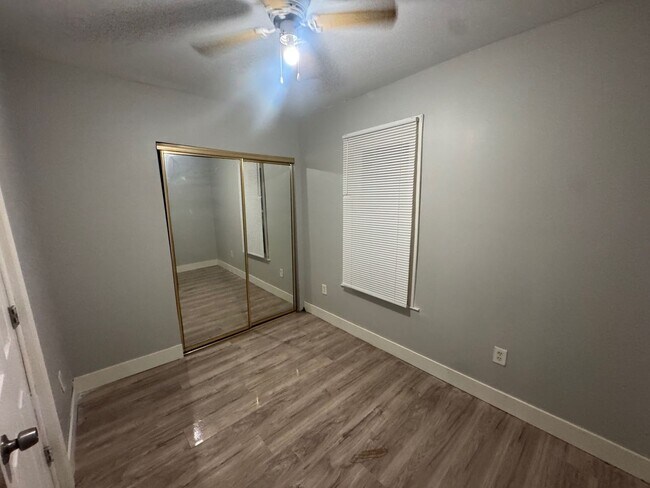 Building Photo - 7602 Wentworth Ave