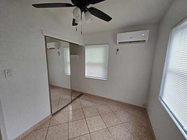 Building Photo - Charming corner lot home in Palm Beach County - 2 Bedroom 1 Bathroom