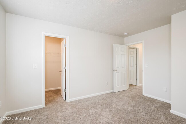 Building Photo - 8421 Warbler Br Wy