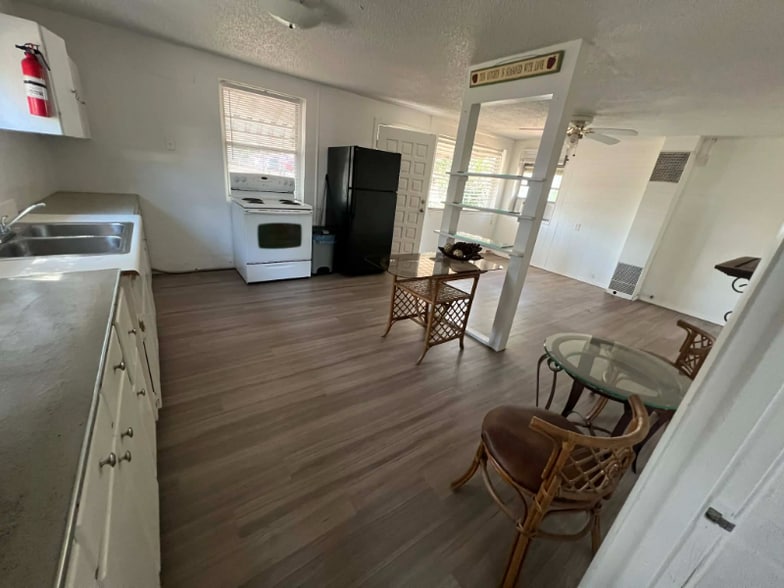 Building Photo - 1609 Granada Ave