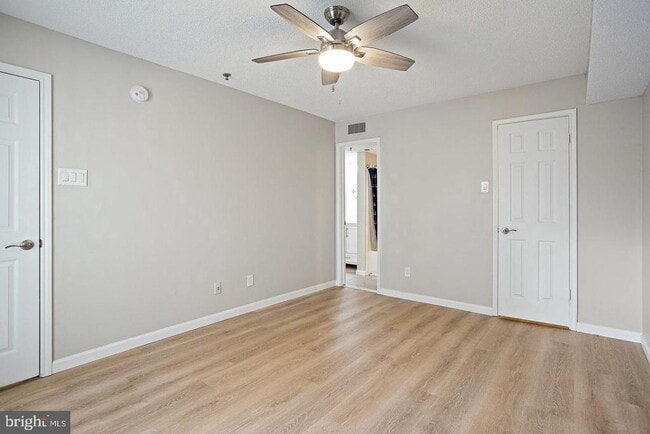 Building Photo - 1504 Lincoln Way