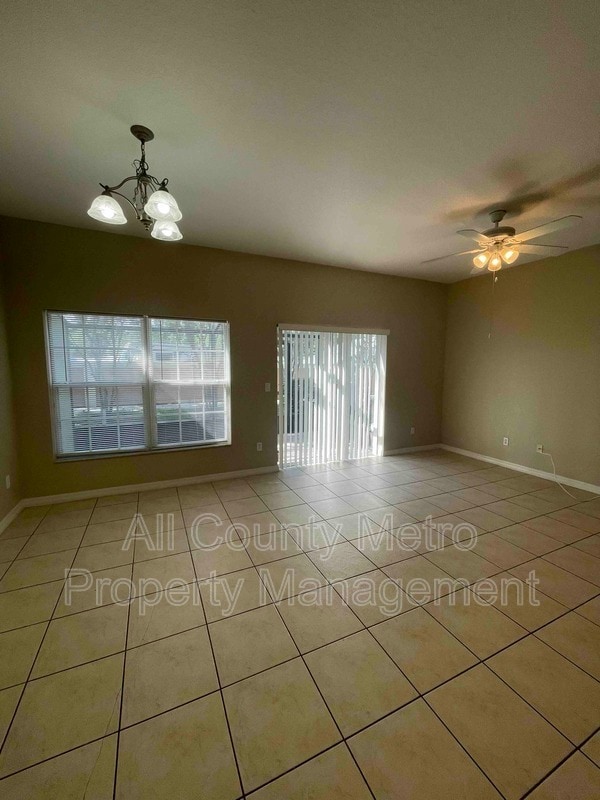 Building Photo - 2468 Caravelle Cir