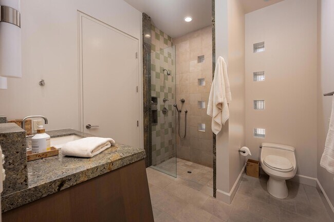 Building Photo - 9 Rockcrest