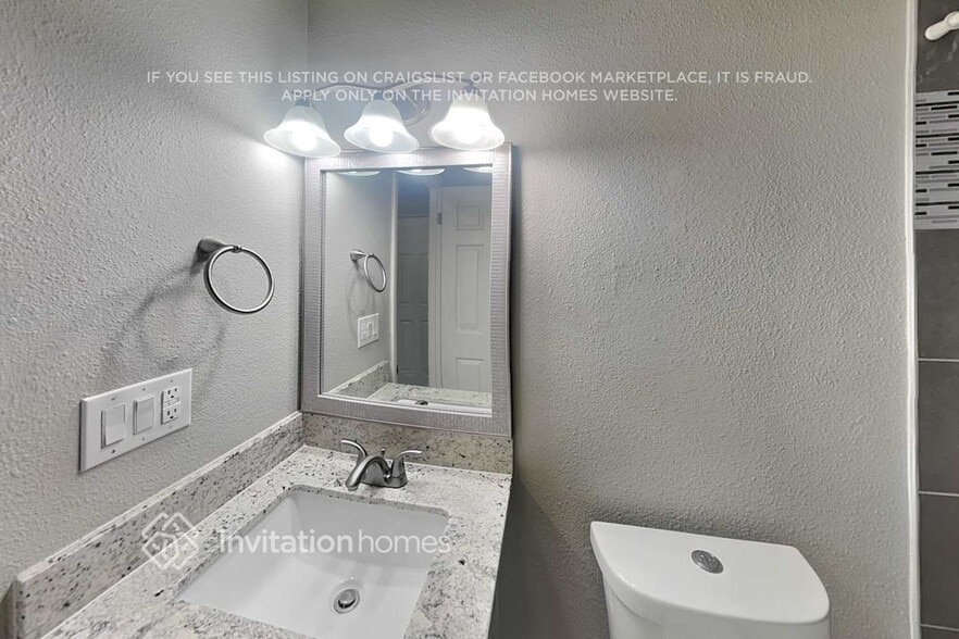 Building Photo - 5424 S El Camino Dr