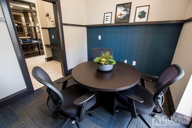 Building Photo - 2310 Pine Valley Wy