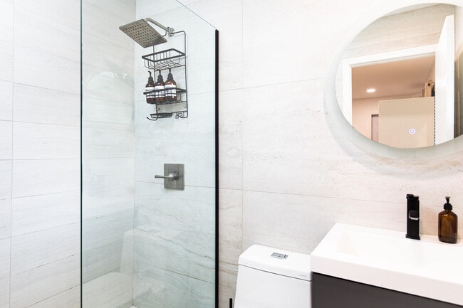 Building Photo - 1826 Jefferson St