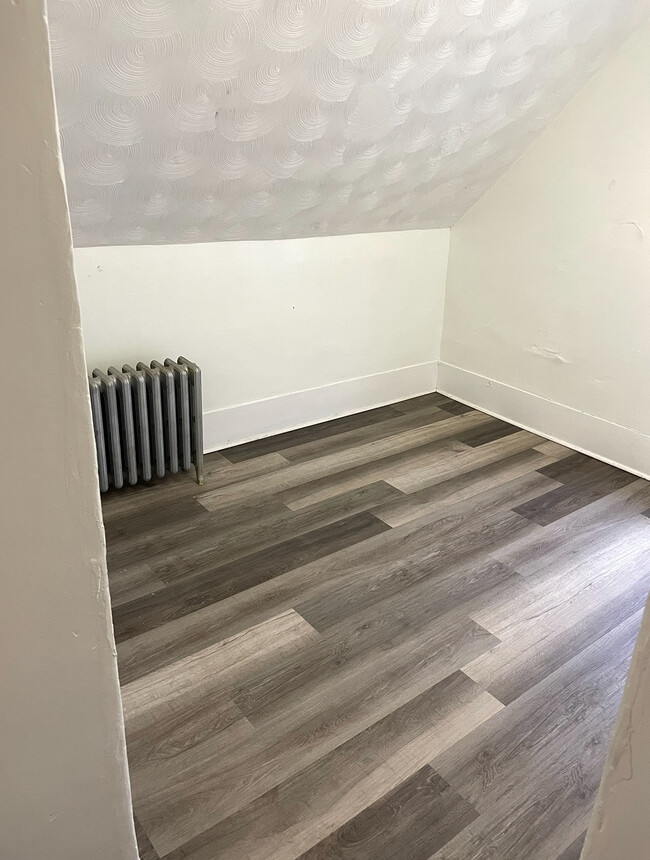 Building Photo - Fuller Properties