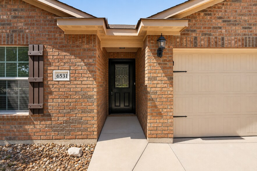 Building Photo - 6531 Luckey Sq