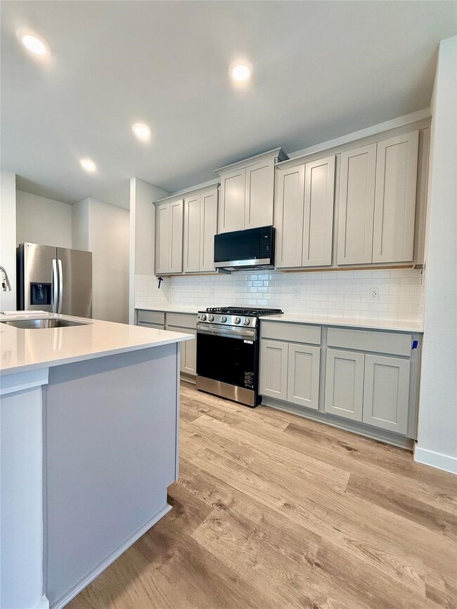 Building Photo - 4015 Crowning Ct