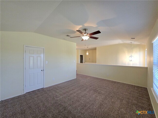 Building Photo - 5000 Willamette Ln