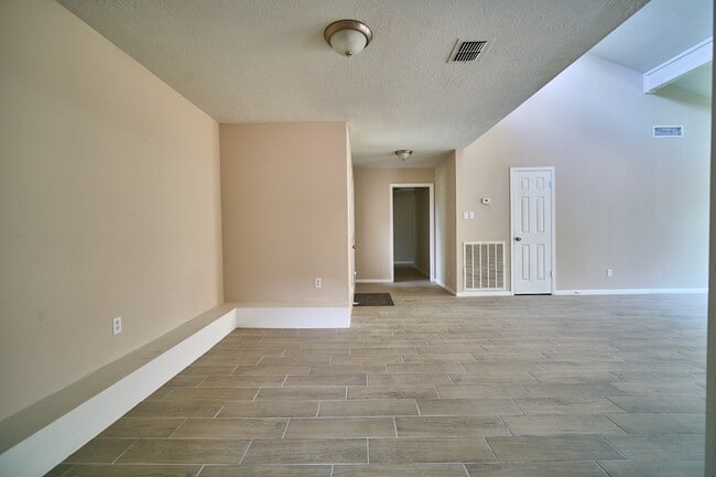 Building Photo - 7214 Westbranch Dr