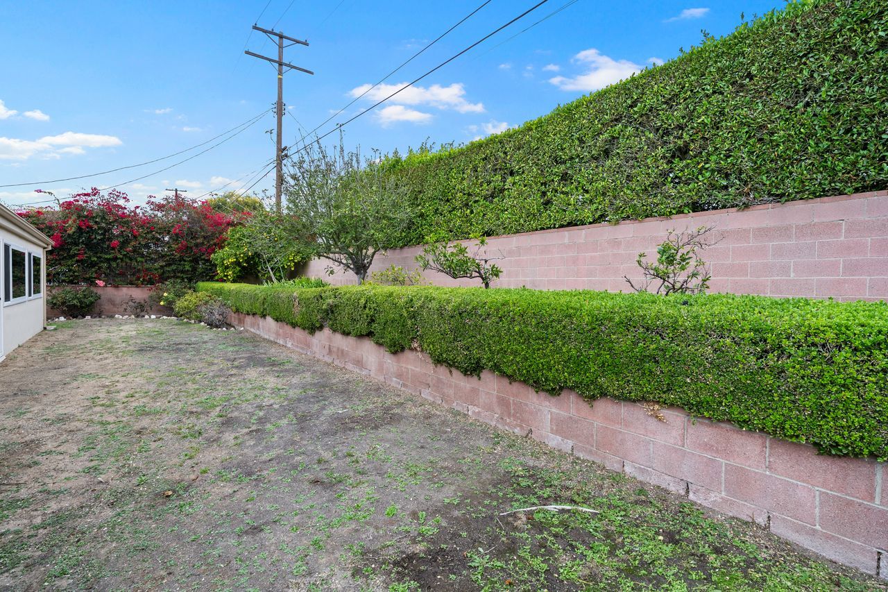 Building Photo - 6204 S Corning Ave