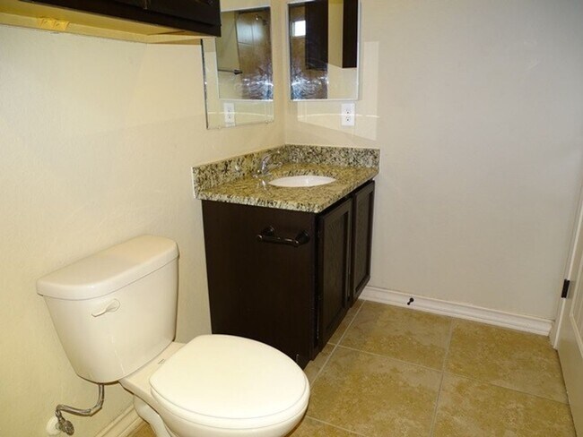 Building Photo - 7117 Micayla Cv