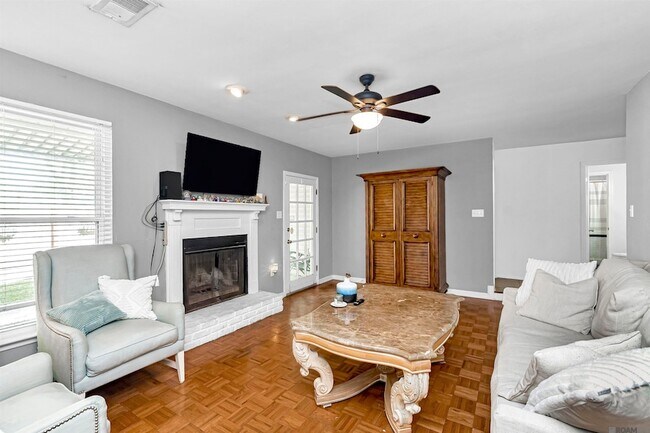 Building Photo - 9221 Fox Run Ave