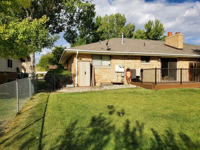 Building Photo - Bright 2 bed, 1 bath Duplex in NW Loveland