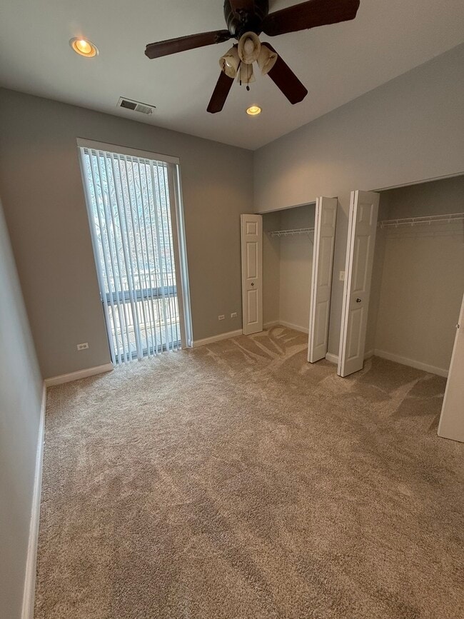 Building Photo - 2035 S Indiana Ave