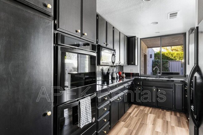 Building Photo - 2842 Sundance Cir W