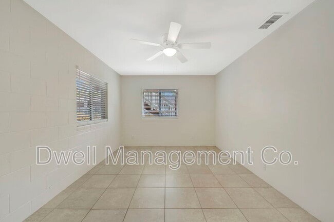 Building Photo - 8860 Fabienne Way