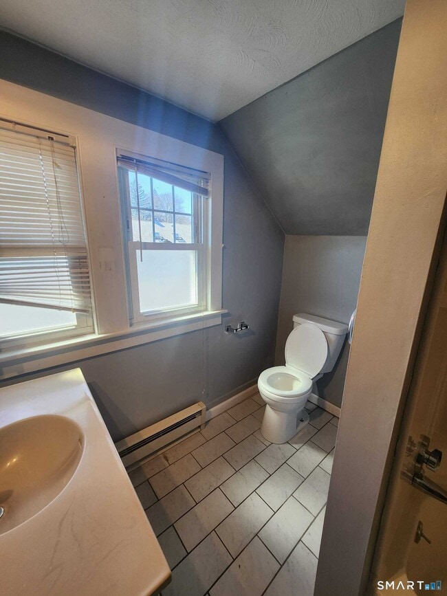 Building Photo - 231 Winthrop St