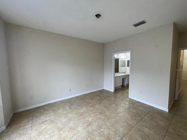 Building Photo - 3355 S Kirkman Rd