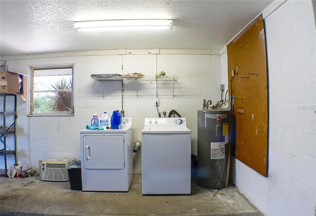 Building Photo - 644 Bonita Ct