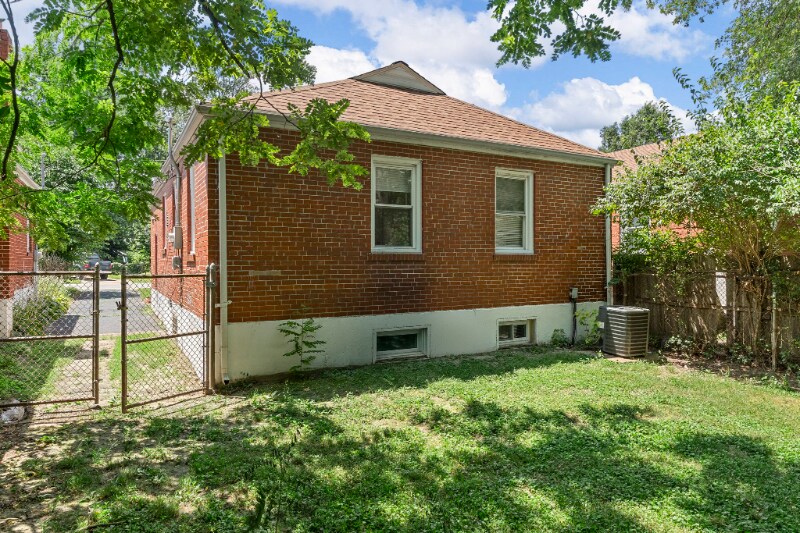 Building Photo - 1256 Grant Dr